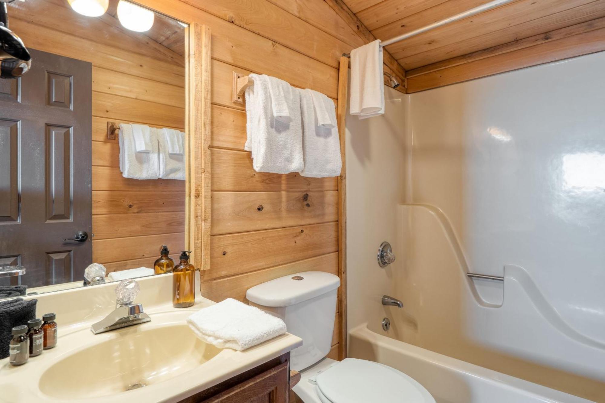 Fontana By Avantstay Gorgeous Mountain Cabin W Views Hot Tub Game Room Gatlinburg Exterior foto