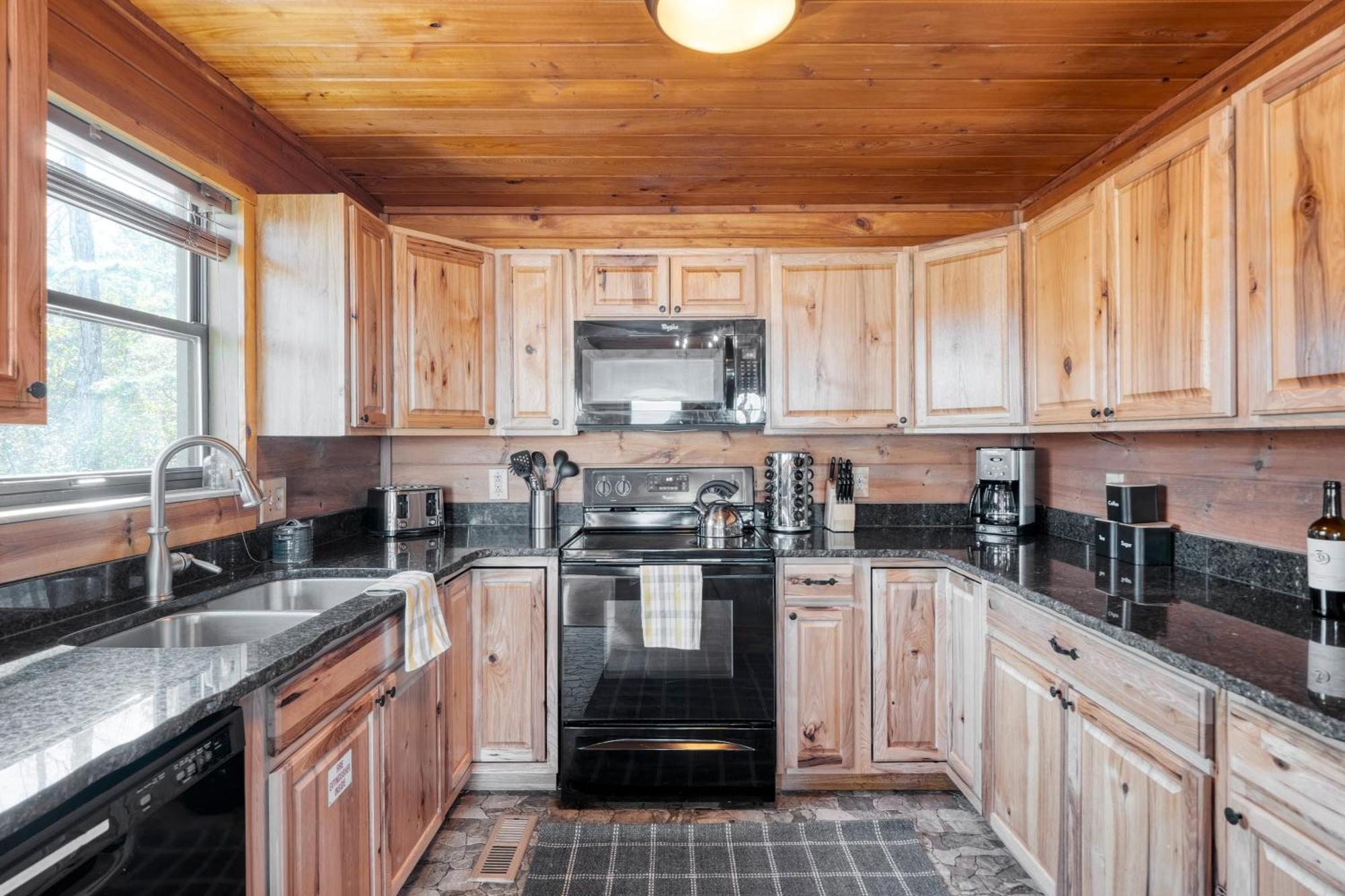 Fontana By Avantstay Gorgeous Mountain Cabin W Views Hot Tub Game Room Gatlinburg Exterior foto